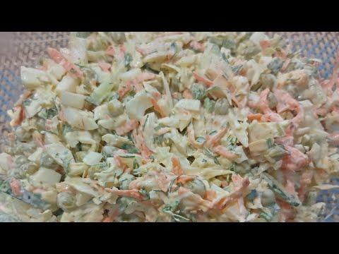 Салат с пекинской капустой и горошком.