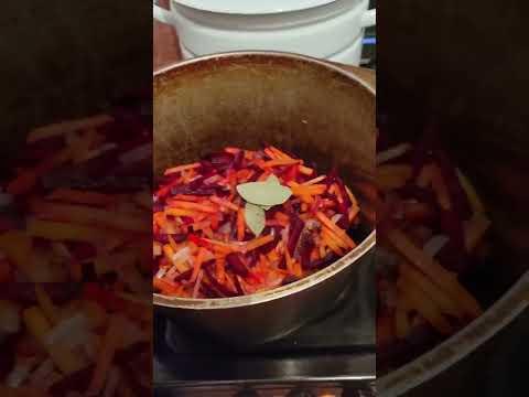 Борщ из говяжьей мозговой косточки и языка что, 