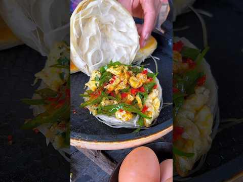 Chinese burger Scrambled Eggs with Spicy Peppers