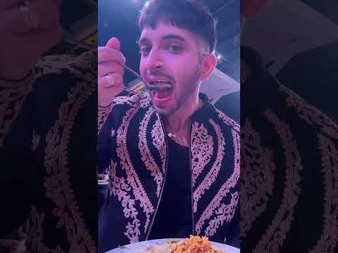 Trying YouTube Fanfest event Food