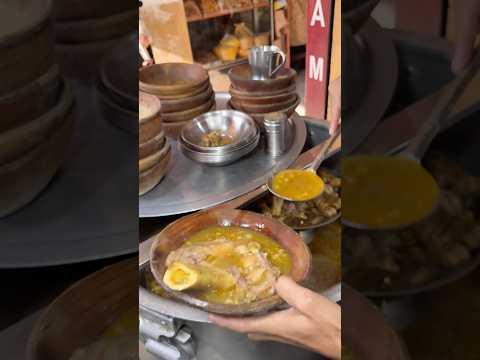 Traditional Desi Breakfast | Authentic Siri Paye Serving in Wooden Bowl | Behram Cafe Swat |