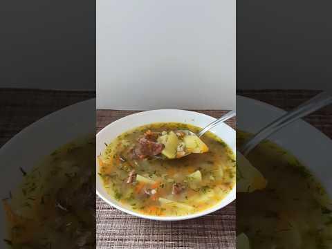 Рассольник с перловкой и солёными огурцами