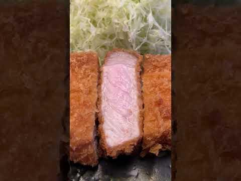 東京のサラリーマンが並んでたとんかつ屋