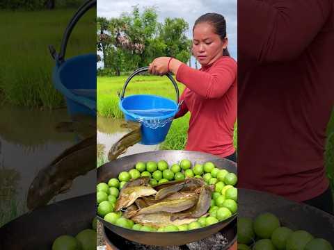 Yummy Crispy Fried Fish & Feroniella Lucida Fruit Sauce #shorts