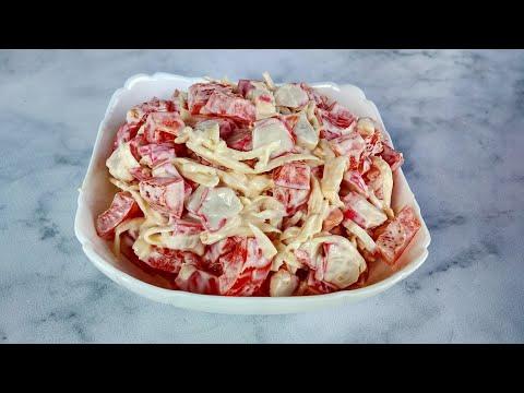 КРАБОВЫЙ салат за 5 минут! ВКУСНЫЙ БЫСТРЫЙ рецепт сочного салата с крабовыми палочками.