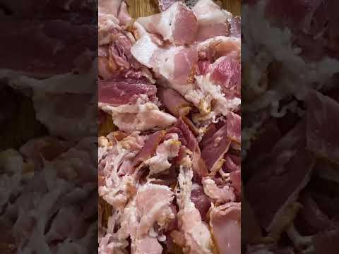 Жареная картошка с беконом и рулетики из лаваша с сыром и колбасой  #рецепт #еда #вкусно